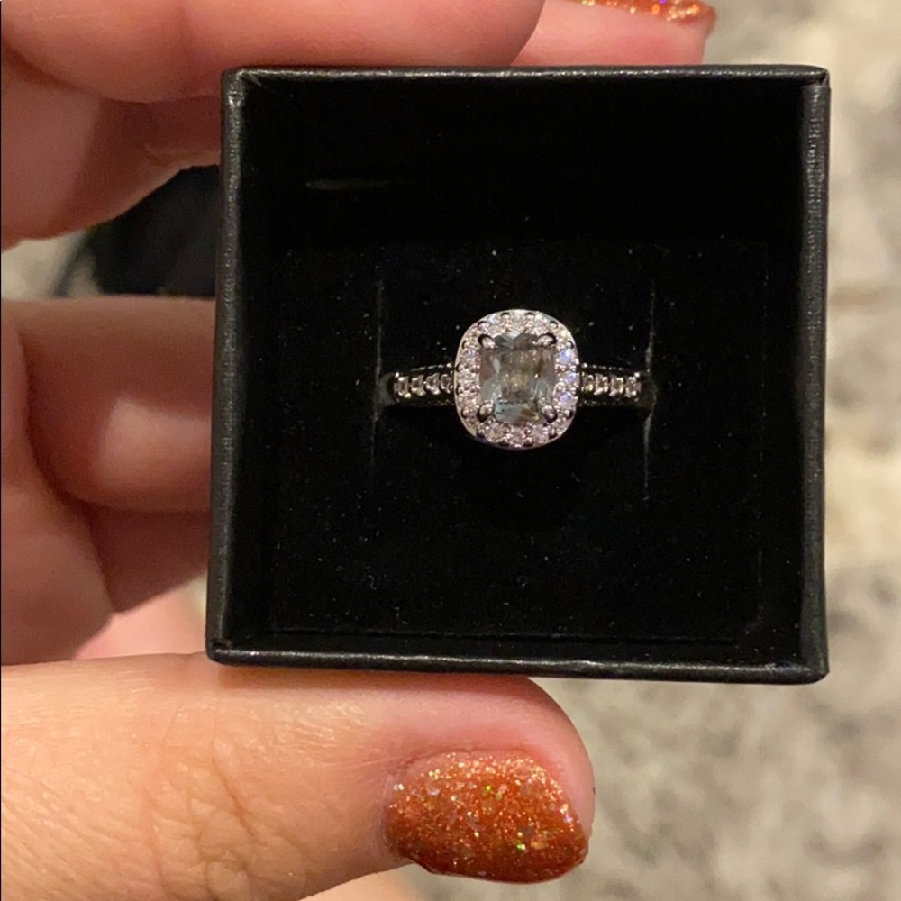 Gray and white topaz ring size 7